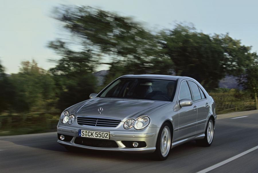  Mercedes-Benz C55 AMG 2005 года  (фото 15 из 37)